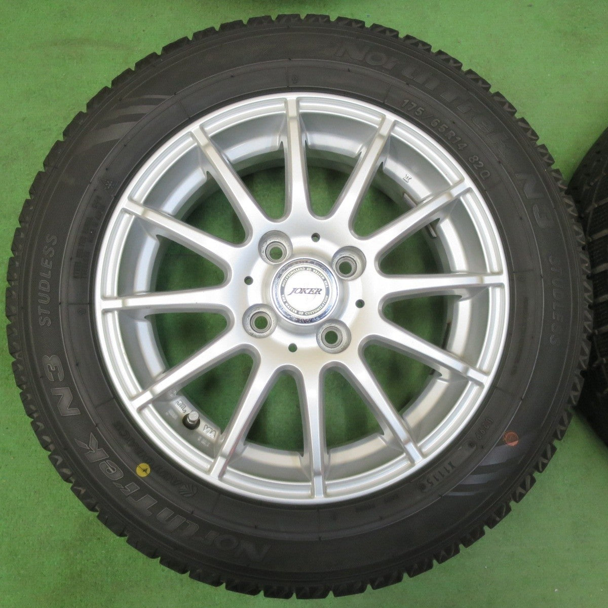 バリ溝！キレイ！9.5分★スタッドレス 175/65R14 オートバックス ノーストレック N3 JOKER ジョーカー 14インチ PCD100/4H★5010405イス