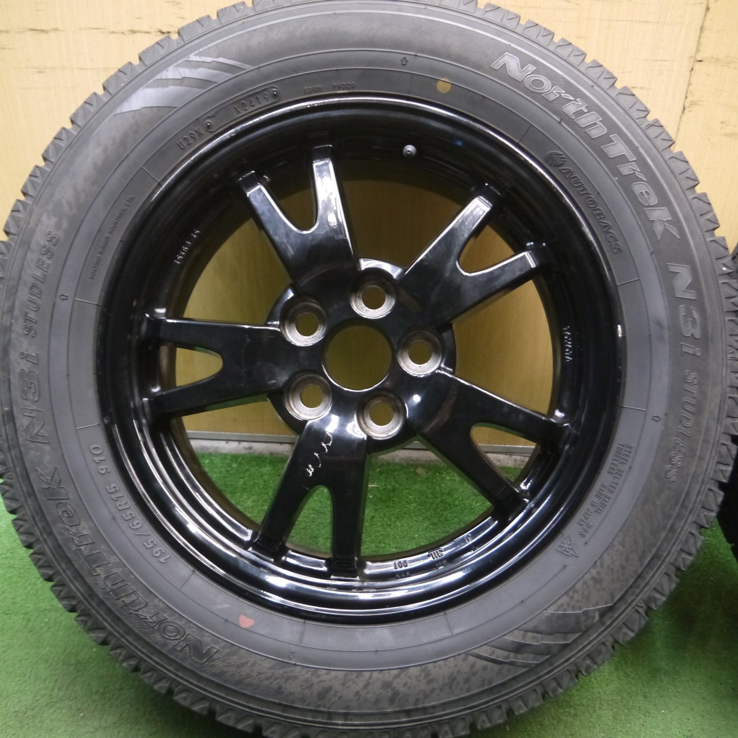 *送料無料* バリ溝！9.5分以上★トヨタ 30系 プリウス 純正 195/65R15 スタッドレス オートバックス ノーストレック N3i 15インチ PCD100/5H★4061010Hス