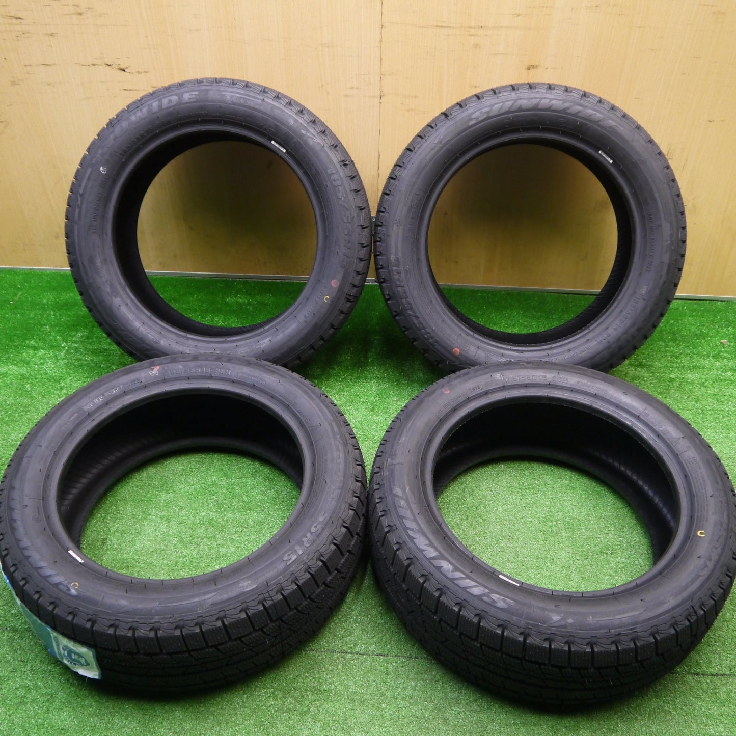 未使用！23年★スタッドレス 185/55R15 サンワイド SNOWIDE タイヤ 15インチ ノート マーチ デミオ スイフト ヤリス 等★5102201Hスタ