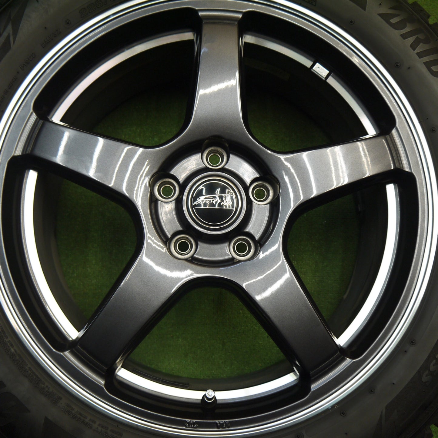 バリ溝！23年！キレイ！9.5分★スタッドレス 225/55R18 ブリヂストン ブリザック DM-V3 F Direction WS5 Fディレクション 18インチ PCD114.3/5H★5051307Hス