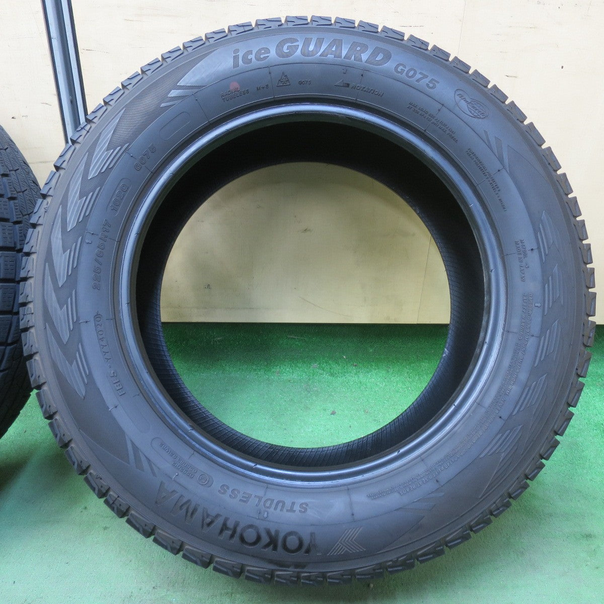 バリ溝！8.5分★スタッドレス 225/65R17 ヨコハマ アイスガード G075 タイヤ 17インチ ハリアー RAV4 エクストレイル 等★5112406イスタ