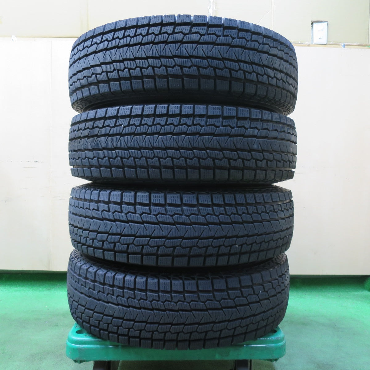 [送料無料] バリ溝！22年！キレイ！9.5分以上★ジムニー シエラ 等 KEELER スタッドレス 195/80R15 107/105L ヨコハマ アイスガード G075 キーラー 15インチ PCD139.7/5H★4121407イス