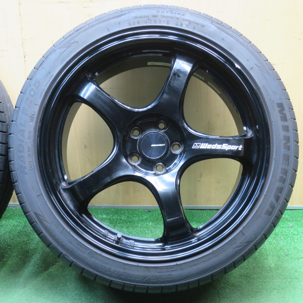 バリ溝！24年！キレイ！9分★86 BRZ プリウス 等 WedsSport RN-05M 235/40R18 ミネルバ ラジアル F205 ウェッズスポーツ 18インチ PCD100/5H★6051306NJノ