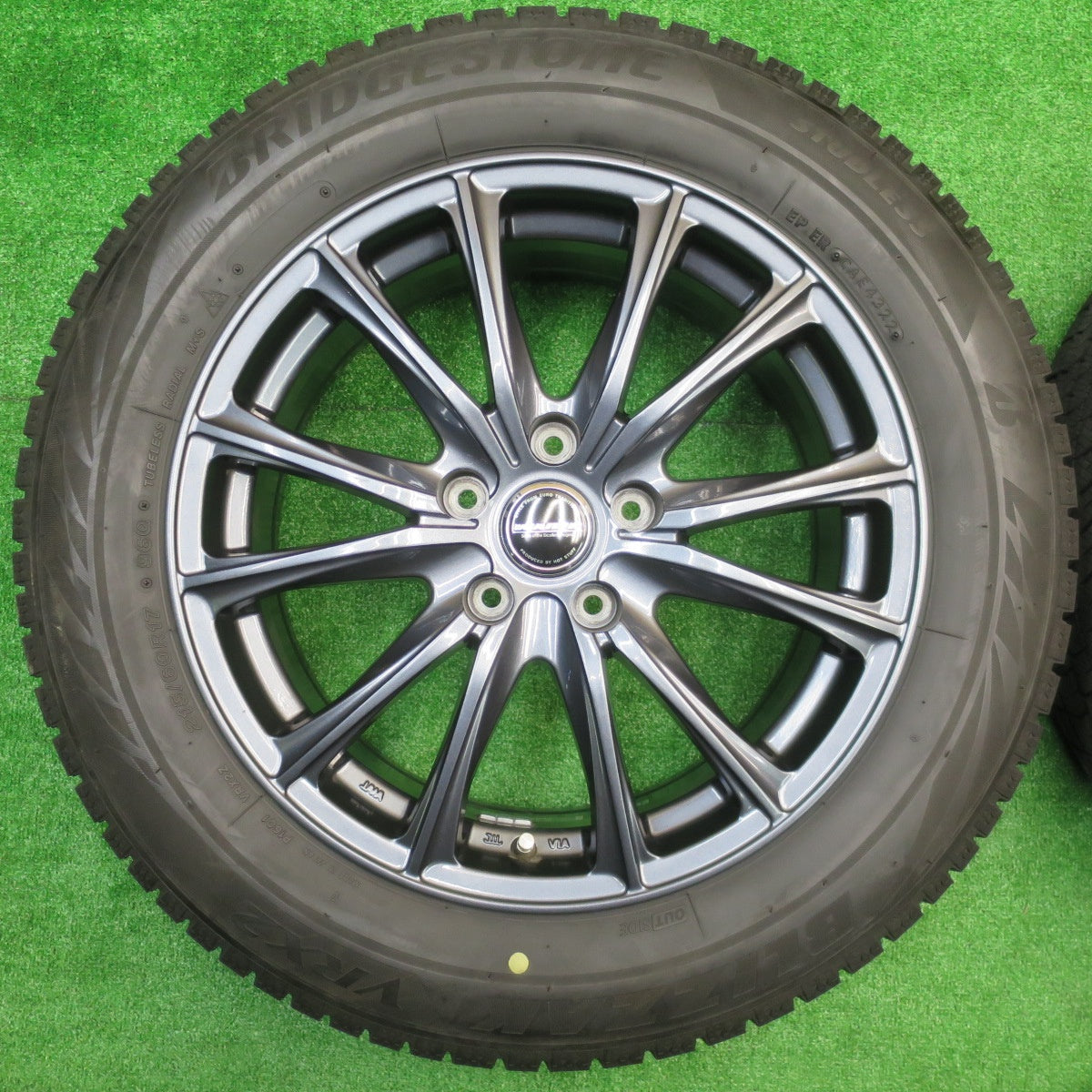 バリ溝！22年！キレイ！9.5分★スタッドレス 215/60R17 ブリヂストン ブリザック VRX2 WAREN ヴァーレン 17インチ PCD114.3/5H★5101401NJス