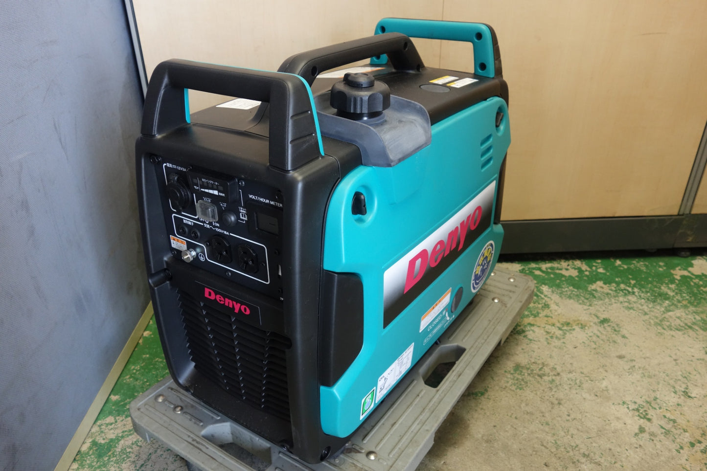 [送料無料] ほぼ未使用！展示品☆デンヨー ガソリン エンジン 防音型 インバータ 発電機 GE-1800SS-IV 稼働0h DENYO インバーター ジェネレーター☆