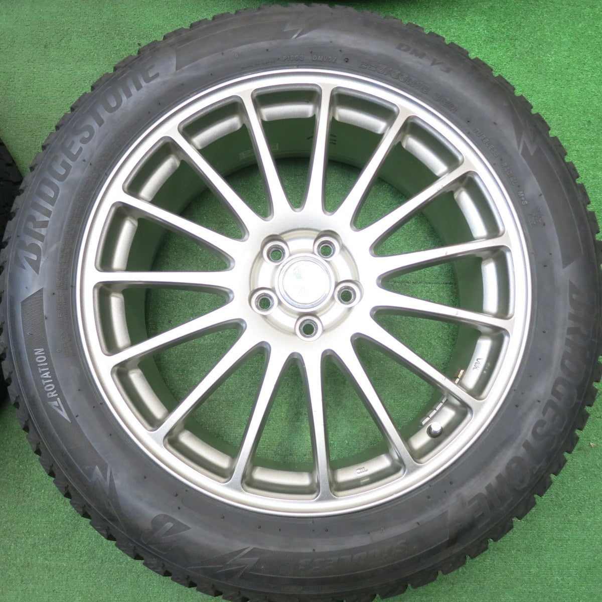 バリ溝！23年！9分★フォレスター 等 225/55R18 スタッドレス ブリヂストン ブリザック DM-V3 ヨコハマ アイスガード G075 ECO FORME PCD100/5H★5050502HAス