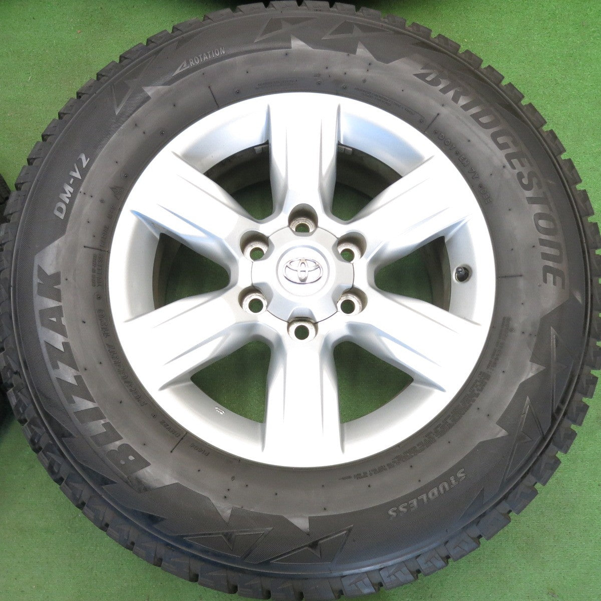 バリ溝！9.5分★トヨタ 150系 ランクル プラド 純正 265/65R17 スタッドレス ブリヂストン ブリザック DM-V2 17インチ PCD139.7/6H★6041901HAス
