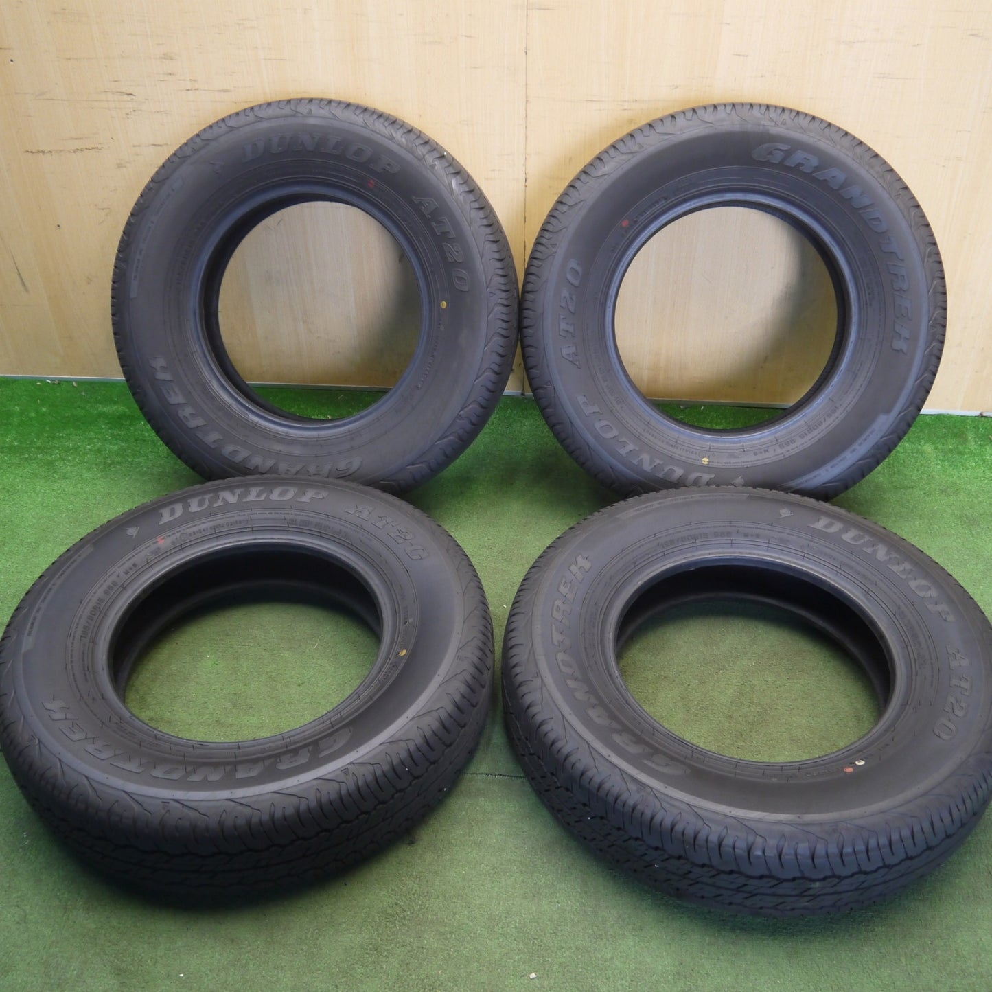 新車外し！25年★195/80R15 ダンロップ AT20 グラントレック タイヤ 15インチ ジムニー シエラ 等★6052010Hノタ