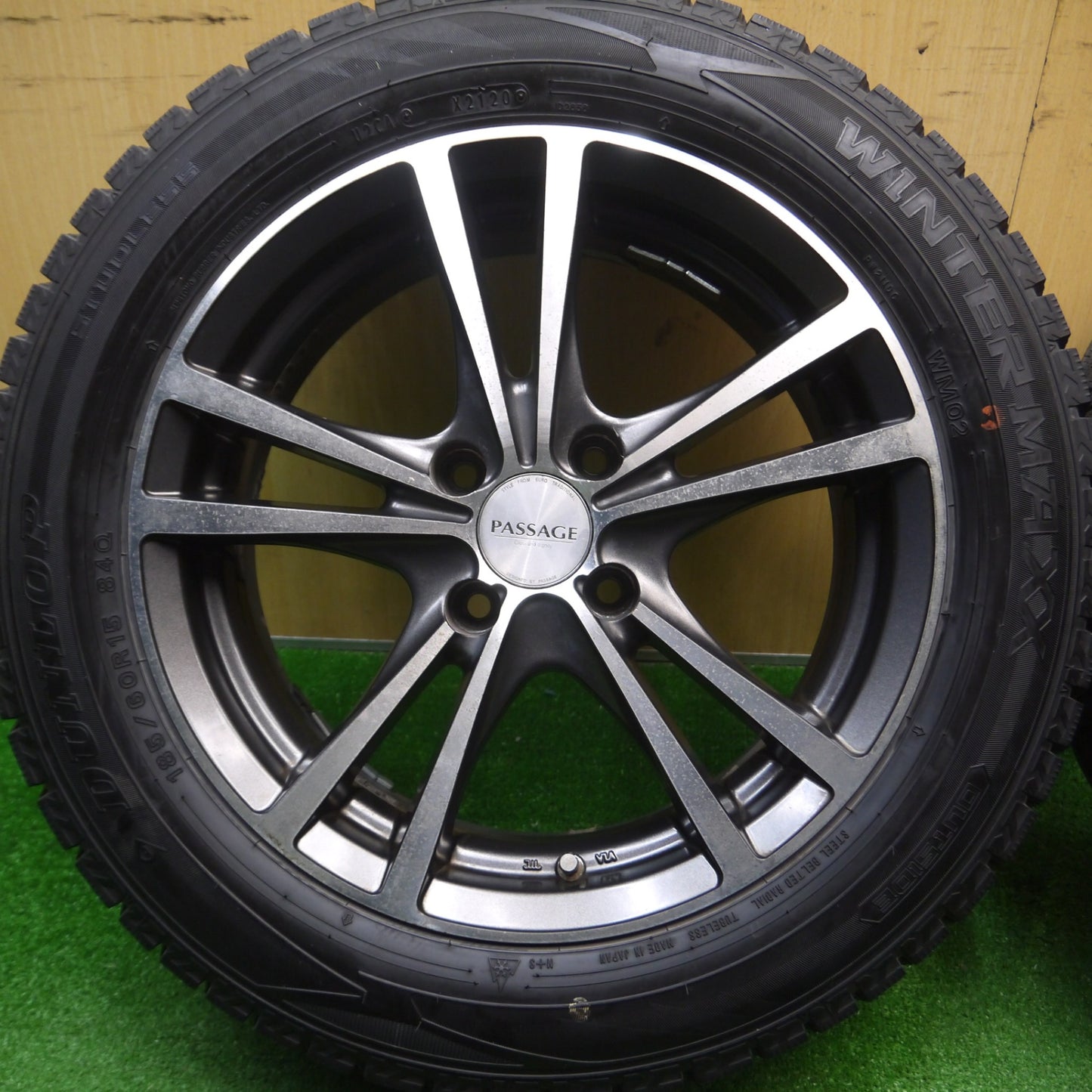 [送料無料] バリ溝！21年！9.5分以上★スタッドレス 185/60R15 ダンロップ ウインターマックス WM02 PASSAGE パサージュ 15インチ PCD100/4H★4121603Hス