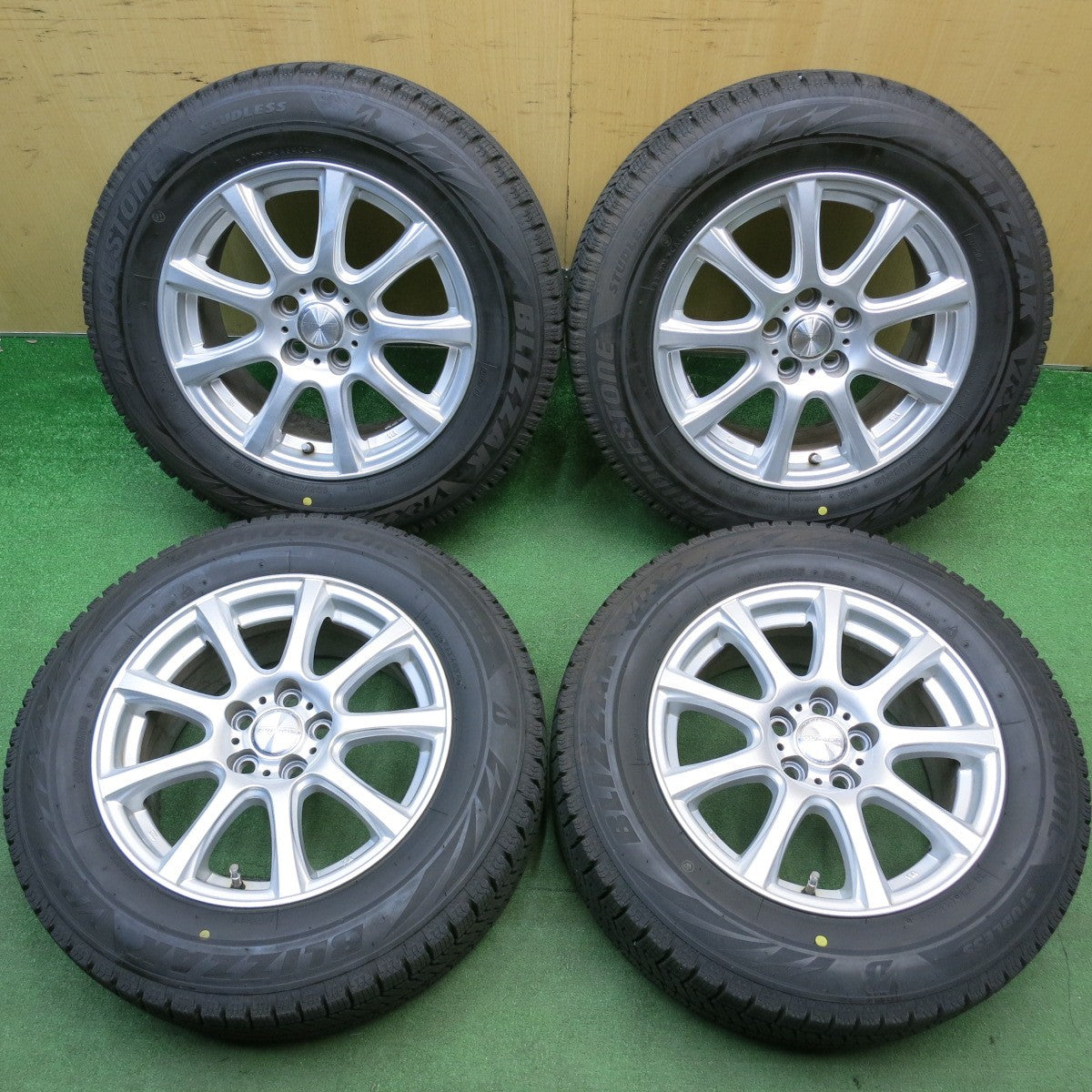 バリ溝！24年！キレイ！9.5分★プリウス 等 195/65R15 スタッドレス ブリヂストン ブリザック VRX2 DUFACT デュファクト 15インチ PCD100/5H★6032808HAス