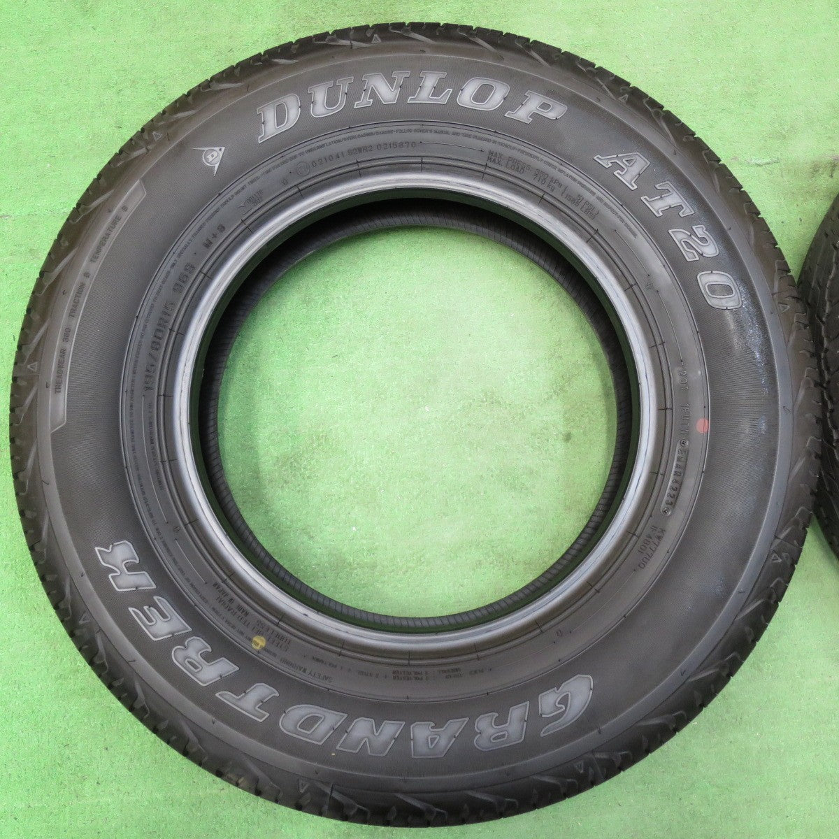 [送料無料] 新車外し！23年★ジムニー シエラ 等 195/80R15 ダンロップ AT20 グラントレック タイヤ 15インチ★4112911イノタ