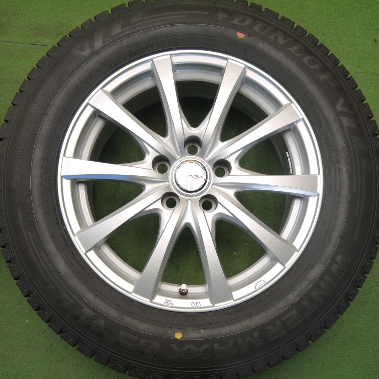 バリ溝！23年！キレイ！9.5分★スタッドレス 225/65R17 ダンロップ ウインターマックス 03 ravrion RS01 ラブリオン 17インチ PCD114.3/5H★6050103Hス