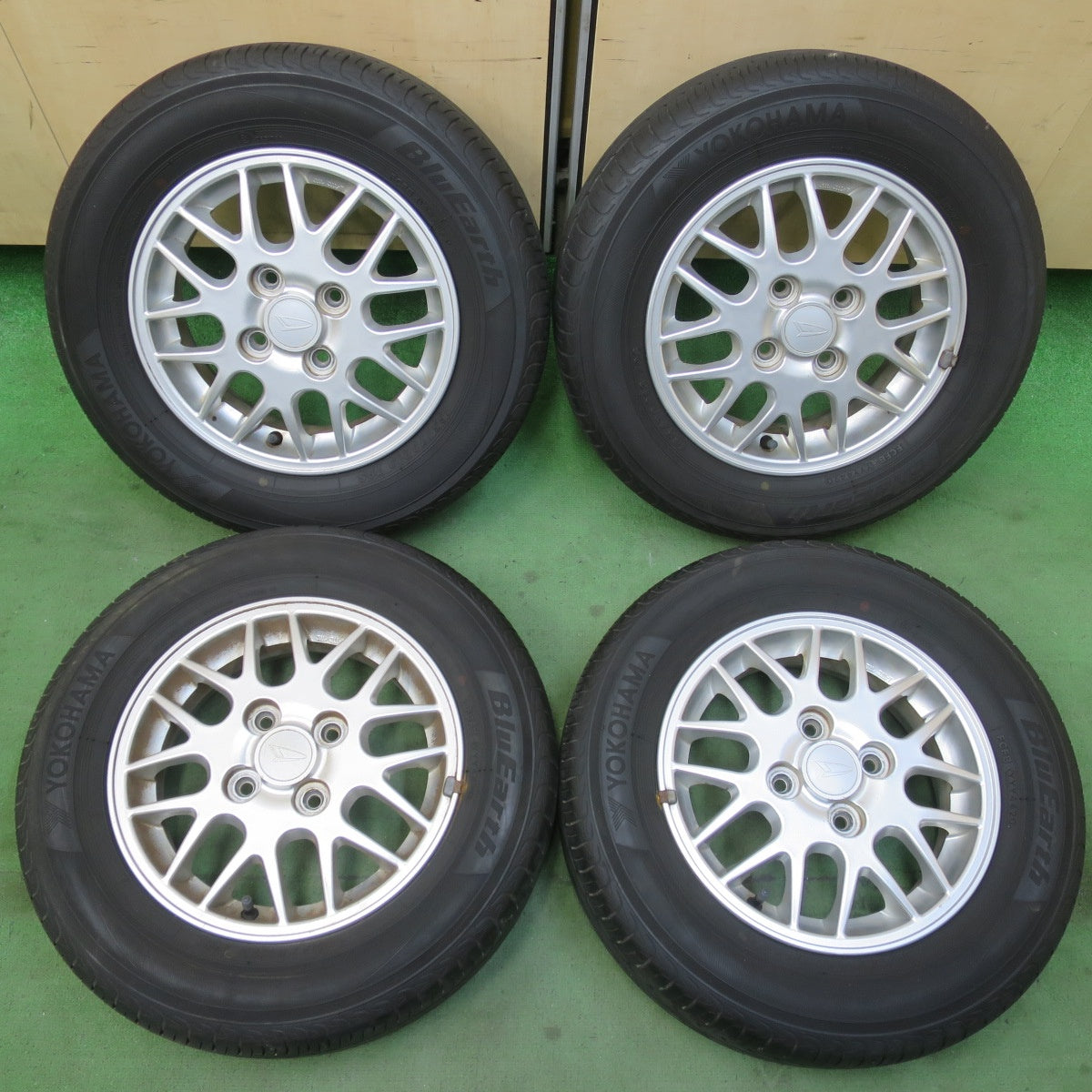 4本価格★ダイハツ アトレー 純正 165/70R13 ヨコハマ ブルーアース AE01 13インチ PCD100/4H★6022803イノ