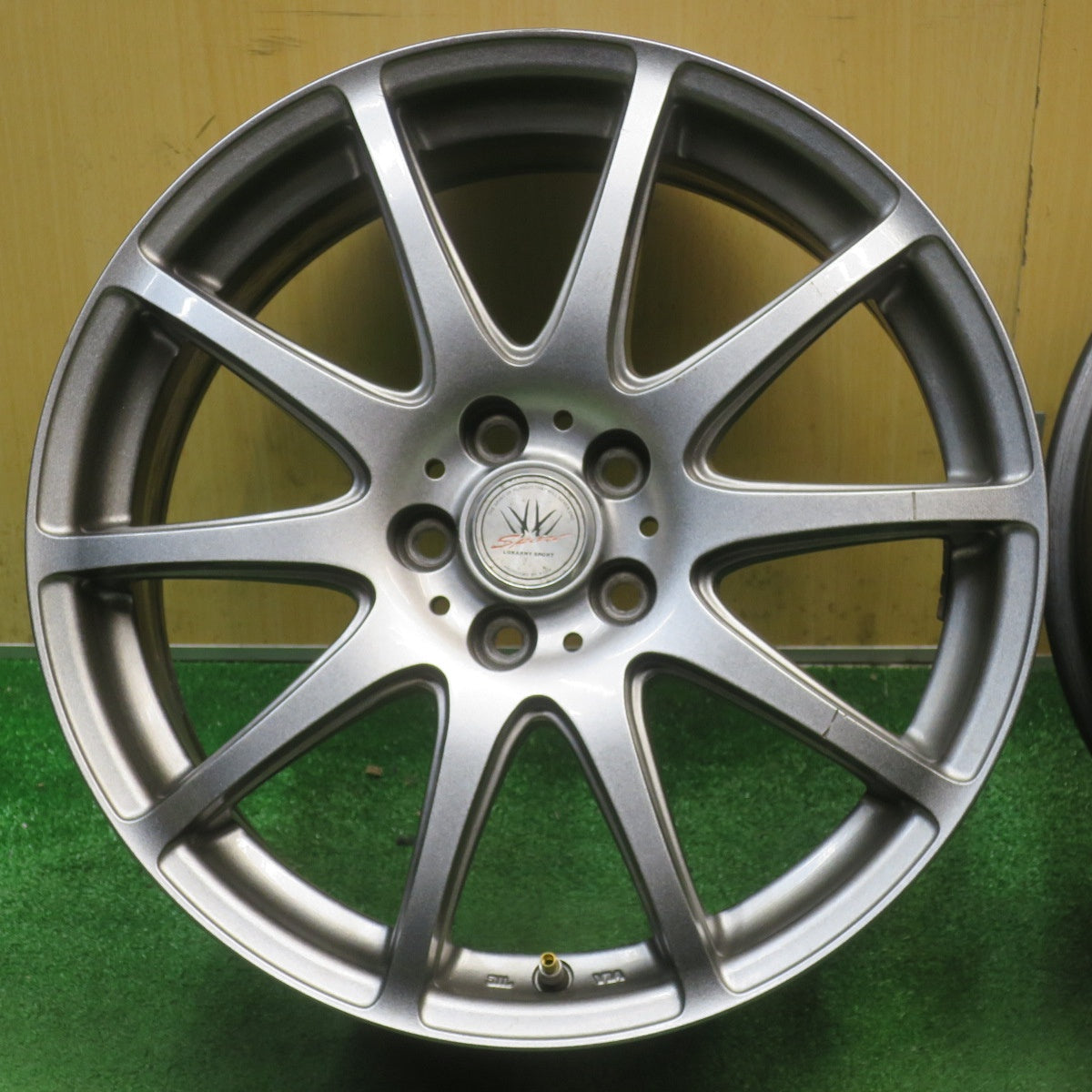 4本価格★LOXARNY SPORT BADX 17インチ ホイール ロクサーニ スポーツ 17×7J PCD100/5H★6042701NJホ