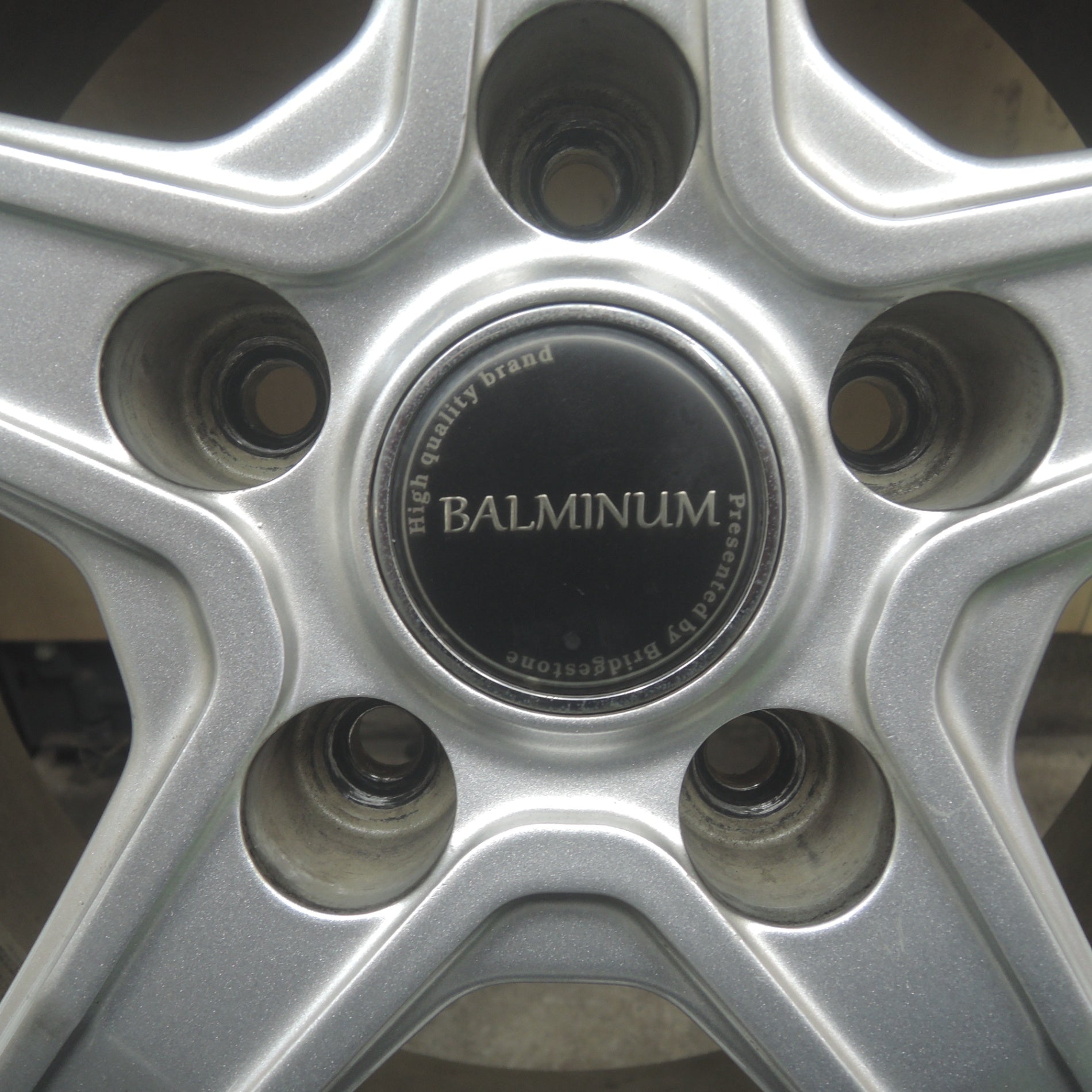 バリ溝！9.5分★スタッドレス 215/60R16 ブリヂストン ブリザック REVO GZ 16インチ タイヤ ヴェゼル クラウン エスティマ 等★ バリ溝！23年！キレイ！9分☆スタッドレス 215⁄60R16 ブリヂストン