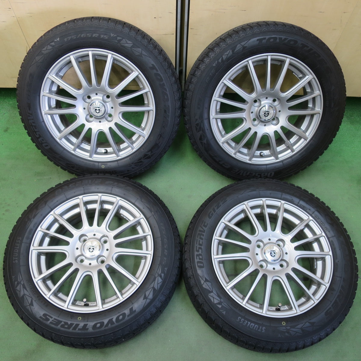 バリ溝！22年！キレイ！8.5分★スタッドレス 175/65R15 トーヨー オブザーブ GIZ2 GMach 15インチ PCD100/4H★6042007イス
