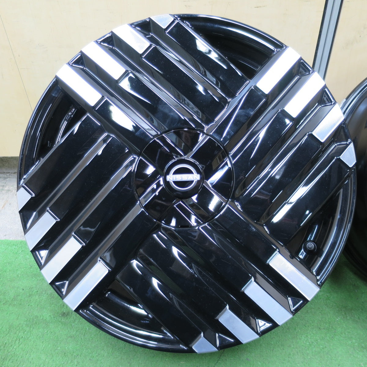 新車外し★日産 E13 ノート オーラ 純正 ホイール 17インチ 17×6.5J PCD100/4H★6050802NGホ