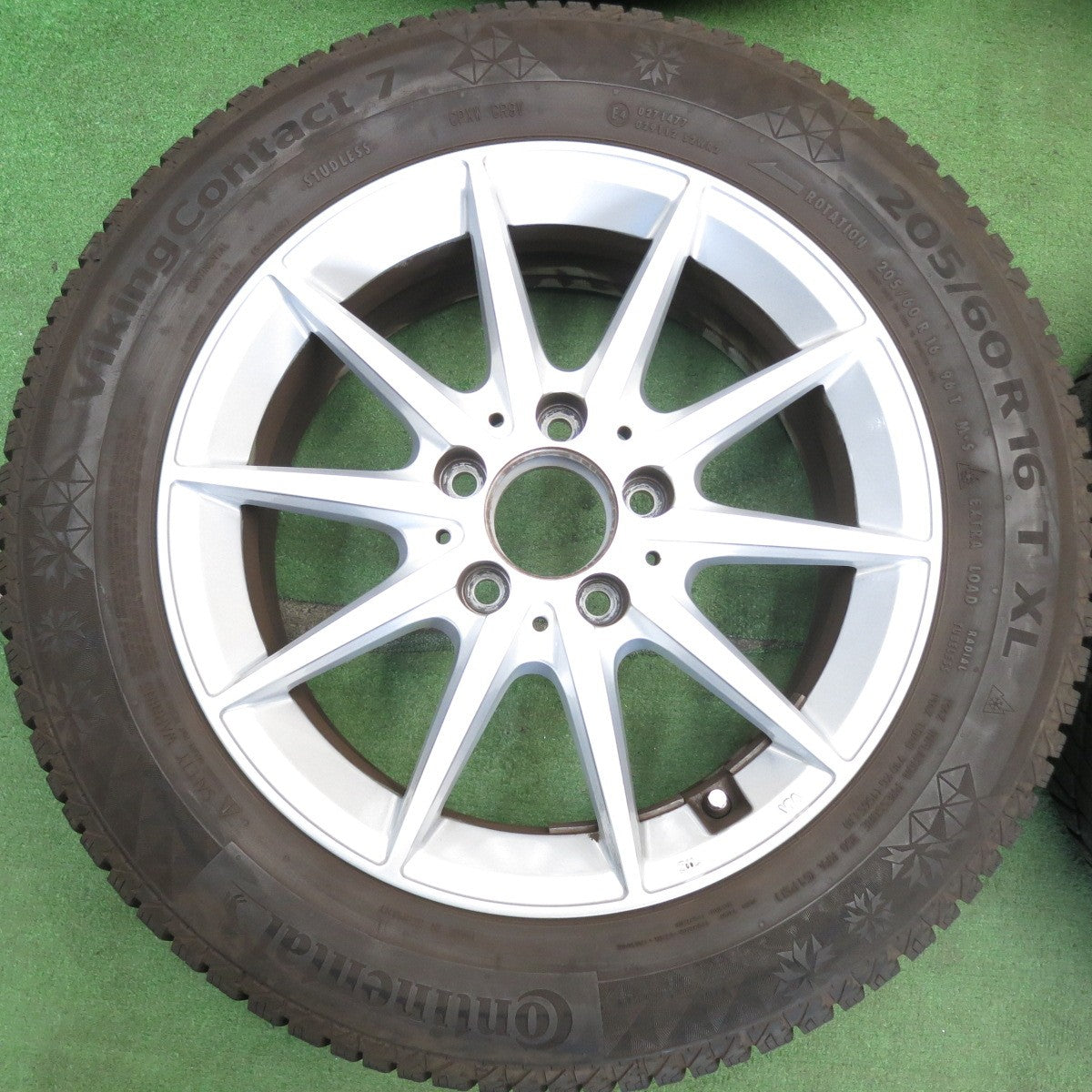 バリ溝！キレイ！9.5分以上◎ベンツ 等 EuroForsch 205/60R16 スタッドレス コンチネンタル バイキングコンタクト7 ユーロフォルシュ 16インチ PCD112/5H◎6061405HAス