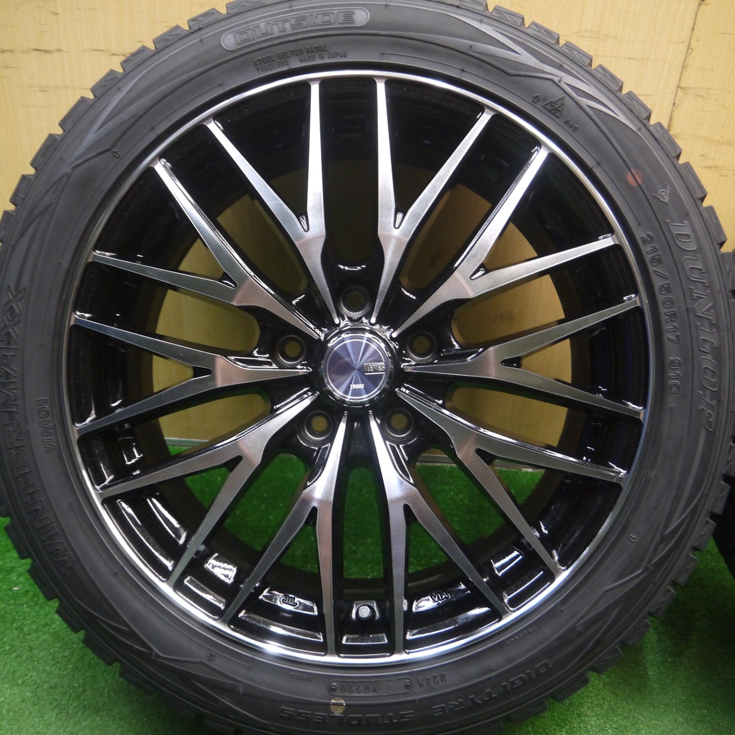 [送料無料] バリ溝！キレイ！8.5分★スタッドレス 215/50R17 ダンロップ ウインターマックス WM01 VENES TREAD FS01 17インチ PCD114.3/5H★5030507Hス