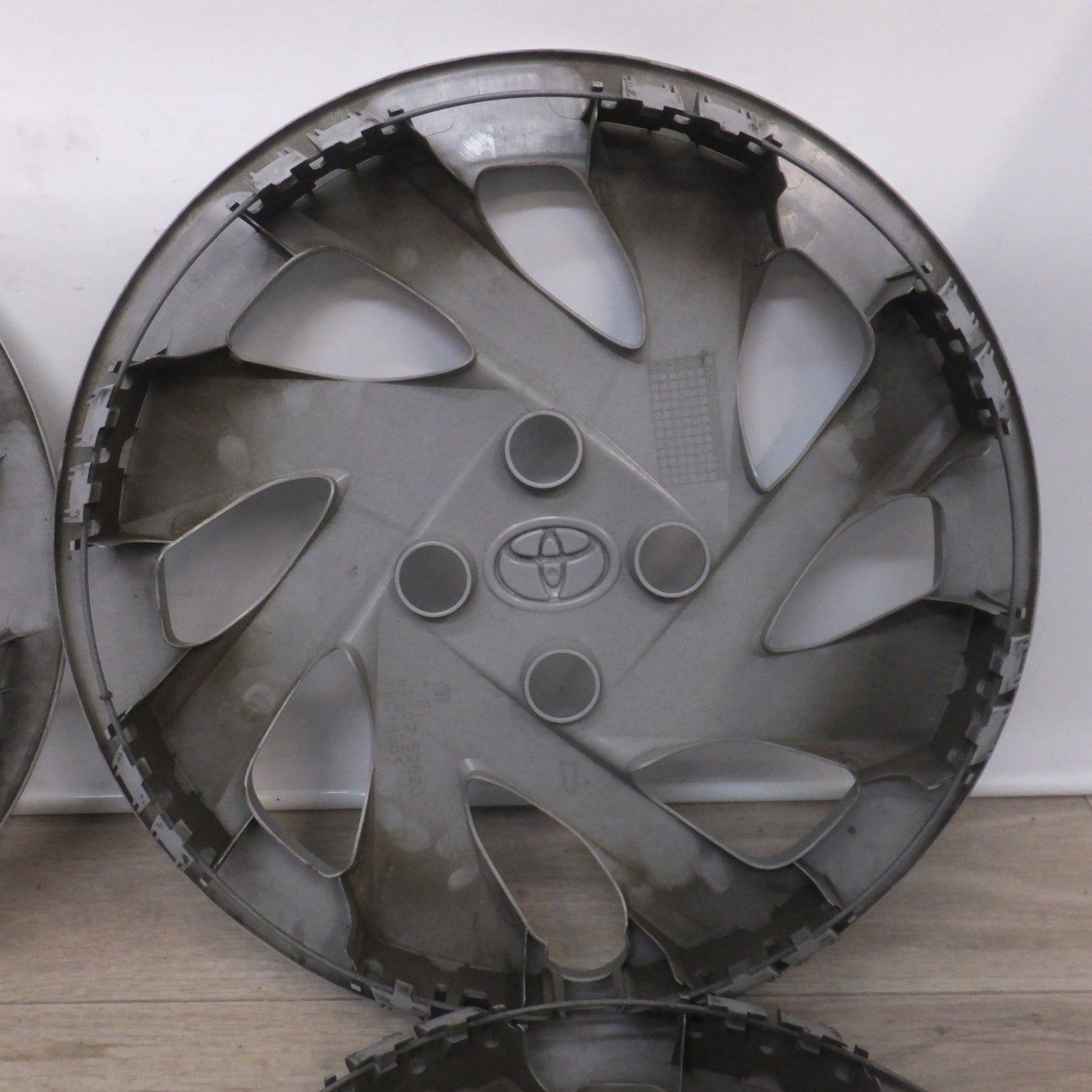 [送料無料] ★トヨタ TOYOTA 純正 アクア NHP10 ホイールカバー 42602-52620 15インチ 4枚★