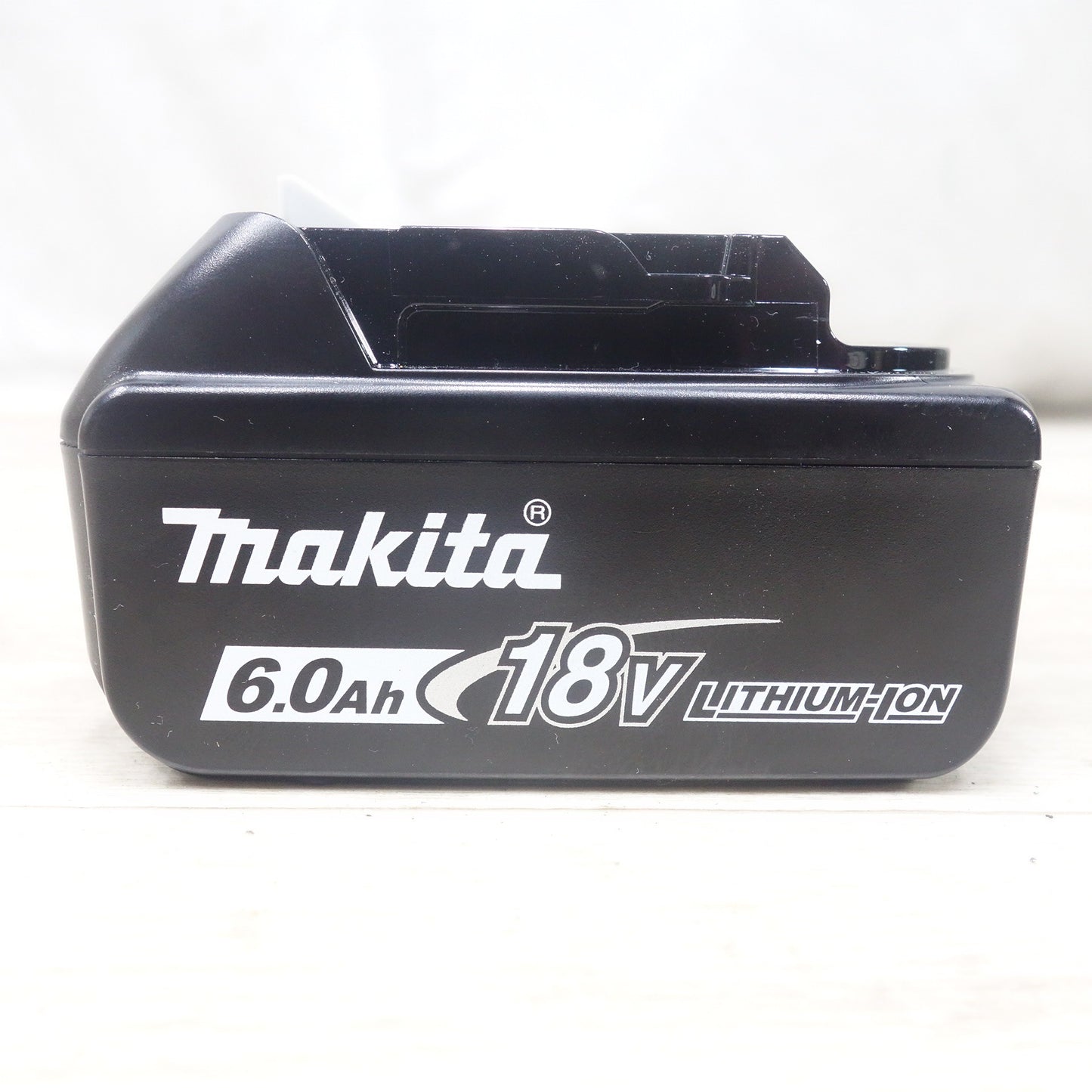 [送料無料] キレイ◆マキタ リチウム イオン バッテリー BL1860B 18V 6.0Ah 108Wh 急速 充電器 DC18RF 100V 電動 工具 に makita◆