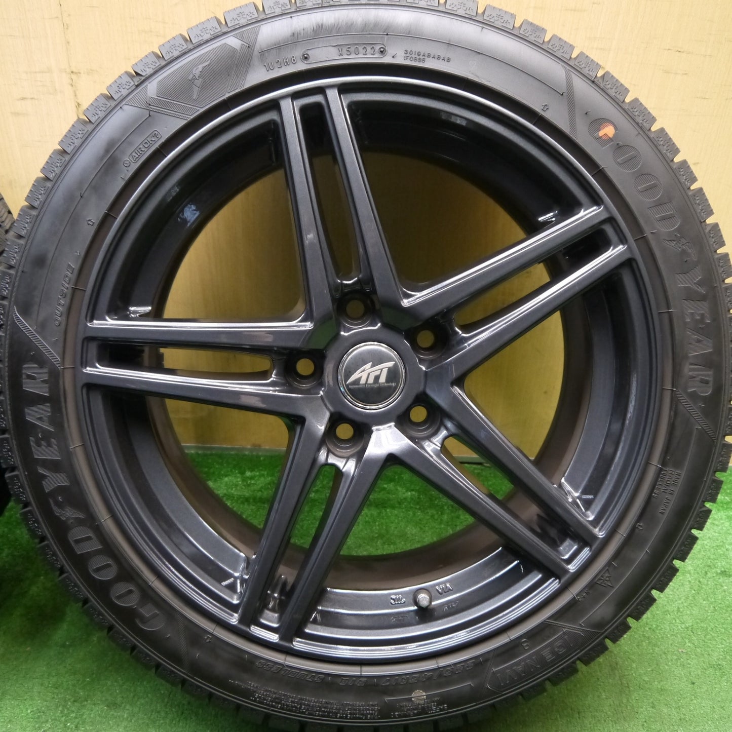 バリ溝！22年！キレイ！9.5分以上★BMW MINI 等 AFT ZINC 225/45R17 スタッドレス グッドイヤー アイスナビ8 ザンク 17インチ PCD112/5H★5062310Hス