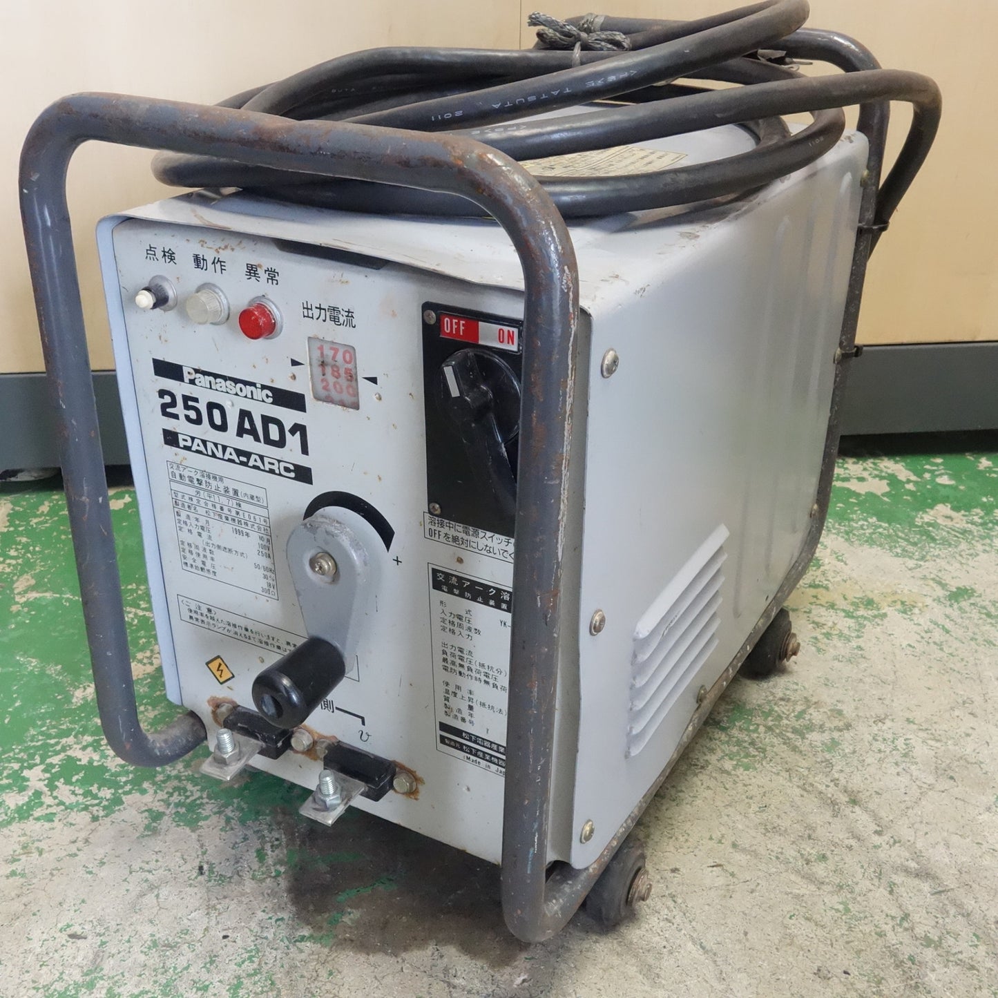 [送料無料] ☆パナソニック 交流 アーク 溶接機 200V 250AD1 自動 電撃防止装置内蔵 Panasonic 現状品☆