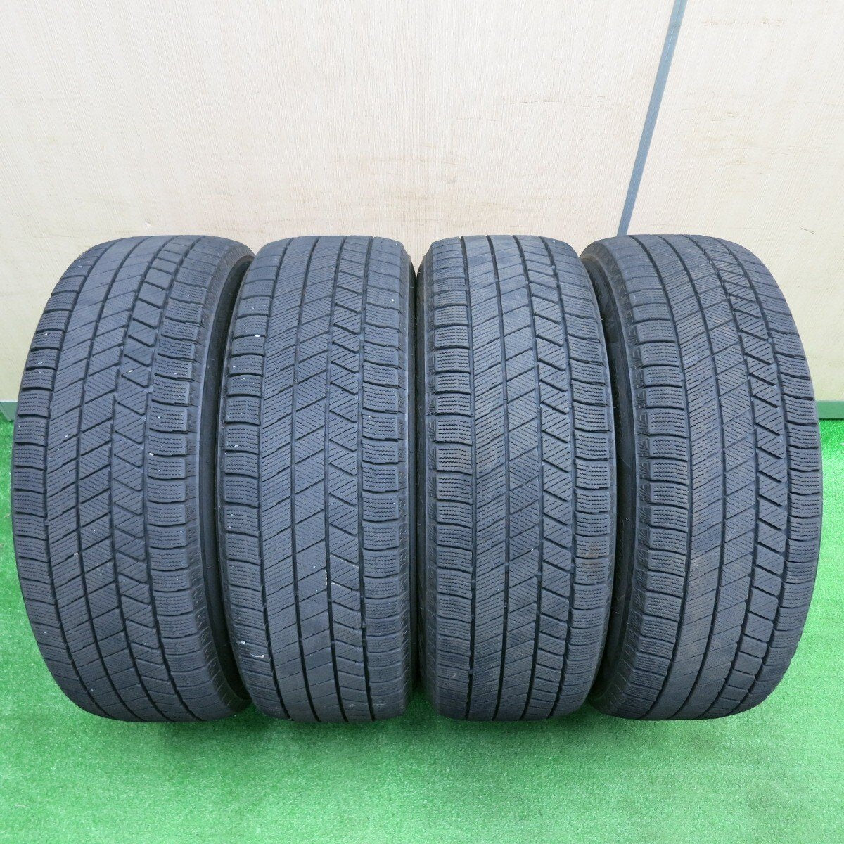バリ溝！21年！キレイ！9分★スタッドレス 225/60R17 ブリヂストン ブリザック VRX3 BALMINUM バルミナ 17インチ PCD114.3/5H★4112705TNス
