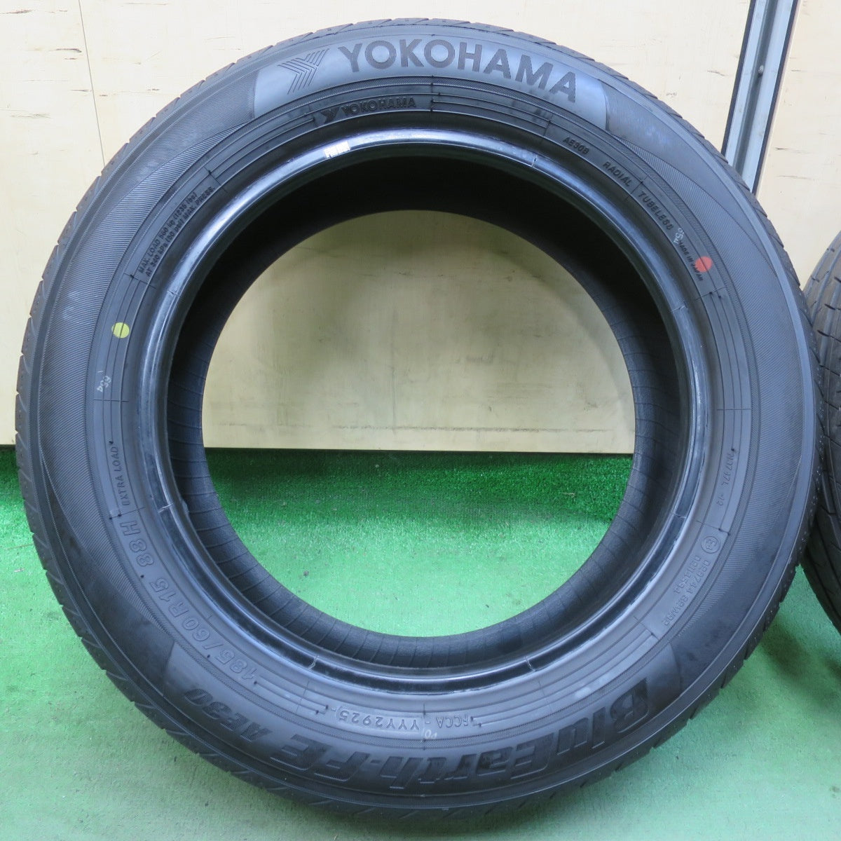 新車外し！25年★185/60R15 ヨコハマ BluEarth-FE AE30 タイヤ 15インチ フィット ヤリス アクア ヴィッツ カローラフィルダー 等★5112806イノタ