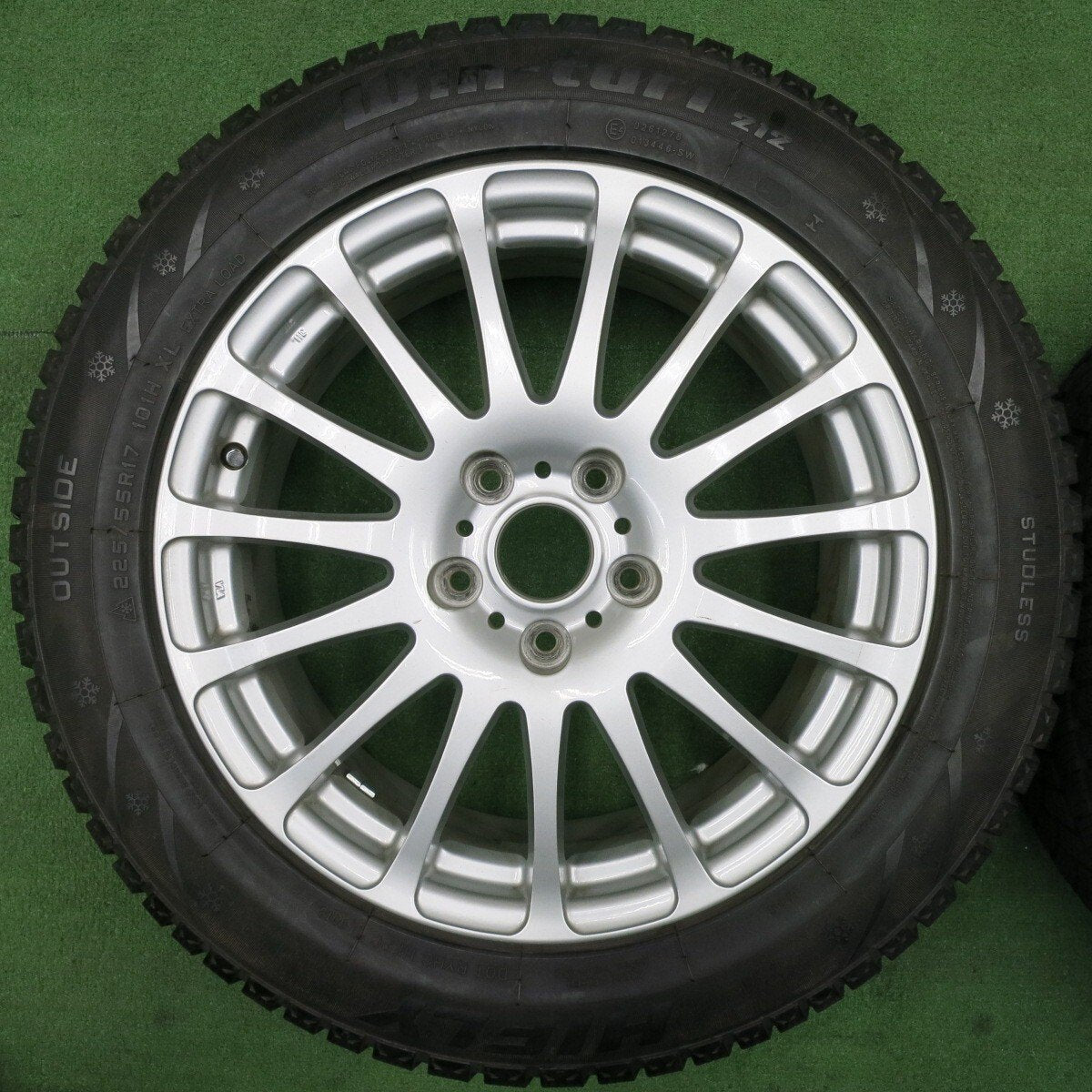 バリ溝！キレイ！9分★スタッドレス 225/55R17 ハイフライ Win-turi 212 Verthandi ヴェルザンディ ヴェルサンディ 17インチ PCD114.3/5H★5010413NJス