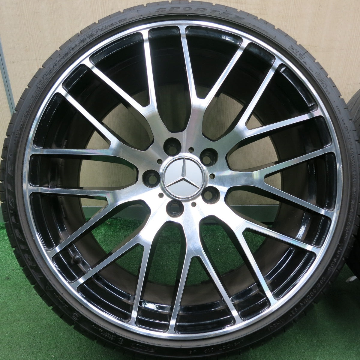 送料無料* キレイ！22年☆ベンツ AMG タイプ 235/35R19 265/30R19