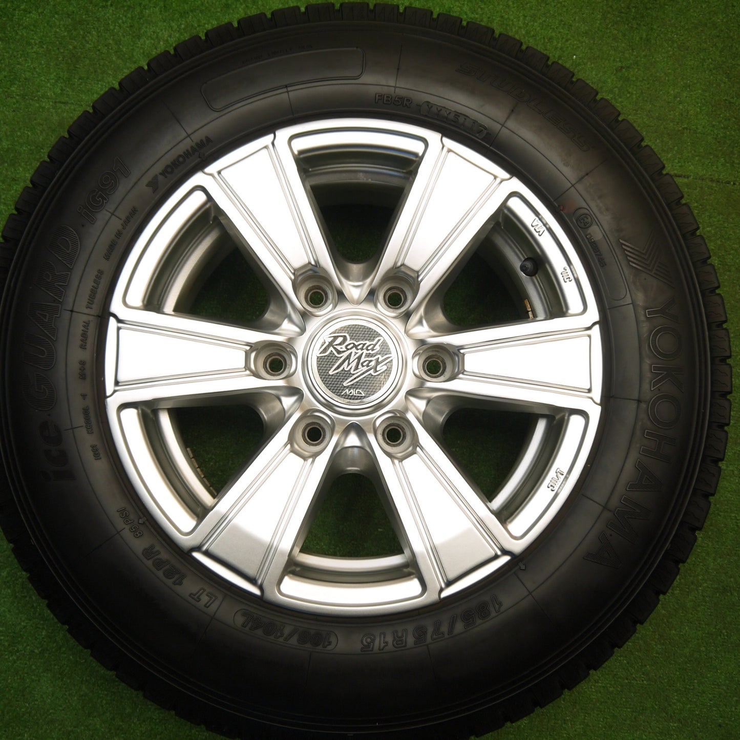 バリ溝！キレイ！9.5分★スタッドレス 185/75R15 106/104L 12PR ヨコハマ アイスガード iG91 Road Max MiD ロードマックス 15インチ PCD139.7/6H★5110413Hス