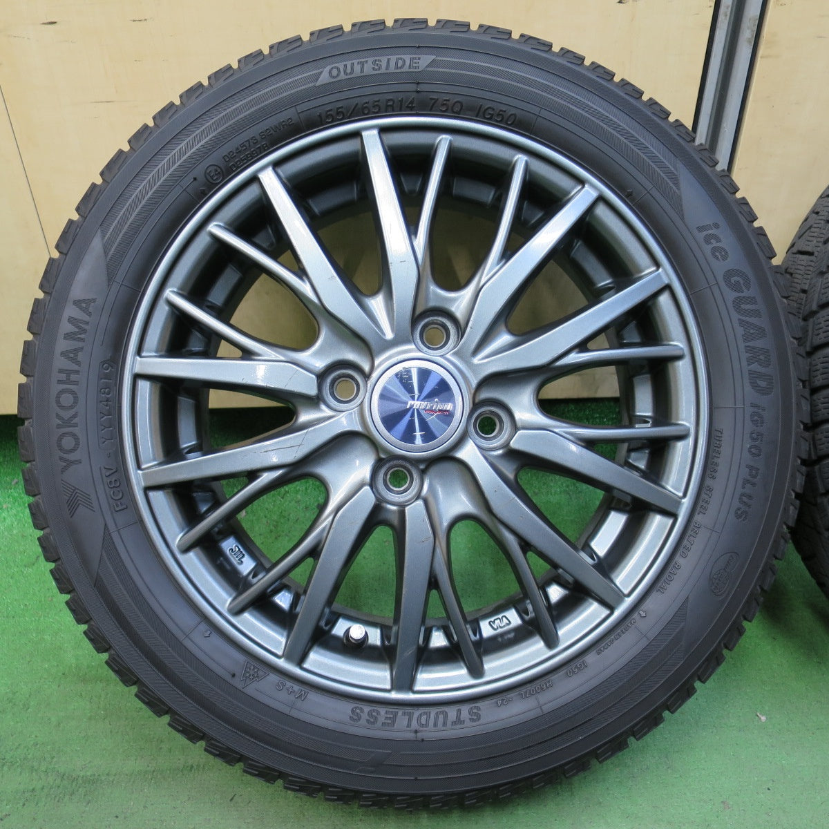 バリ溝！8.5分★スタッドレス 155/65R14 ヨコハマ アイスガード iG50 プラス ravrion RM01 ラブリオン 14インチ PCD100/4H★5082906イス