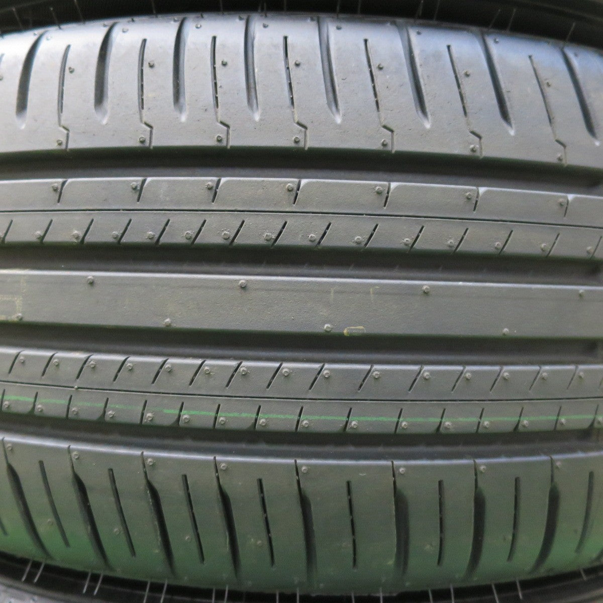 [送料無料] 新車外し！24年★215/50R18 ダンロップ エナセーブ EC300+ タイヤ 18インチ ヤリスクロス CX-3 等★5030614イノタ