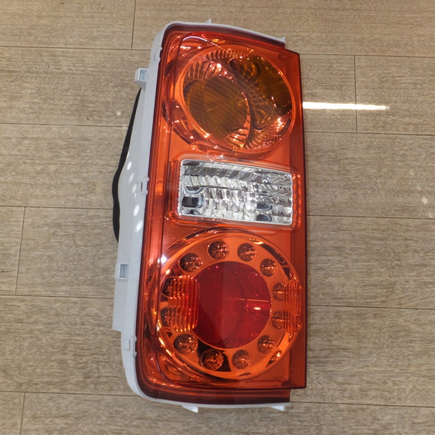 [送料無料] 新車外し 美品★トヨタ TOYOTA 純正 エルグランド 後期 E51 ME51 NE51 テールライト ICHIKOH D005 L R 左 右 セット★