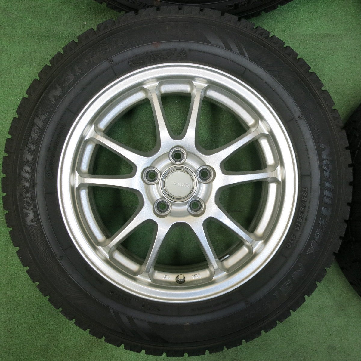 [送料無料] バリ溝！21年！キレイ！9.5分以上★プリウス 等 195/65R15 スタッドレス オートバックス ノーストレック N3i ECO FORME エコフォルム 15インチ PCD100/5H★4121803SYス