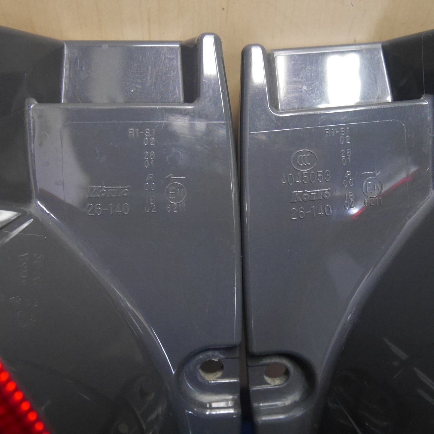 [送料無料] 左右セット！キレイ☆トヨタ 200系 ハイエース 4 5 6型 後期 純正 テールライト KOITO 26-140 ハロゲン テールランプ カー パーツ☆