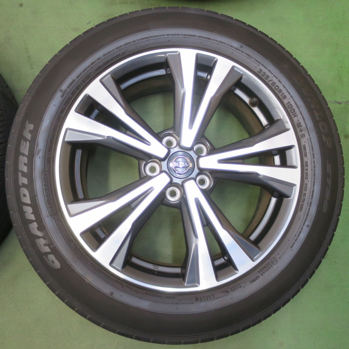 4本価格★日産 T32 エクストレイル 純正 225/60R18 ダンロップ ST30 グラントレック 18インチ PCD114.3/5H★6042810イノ