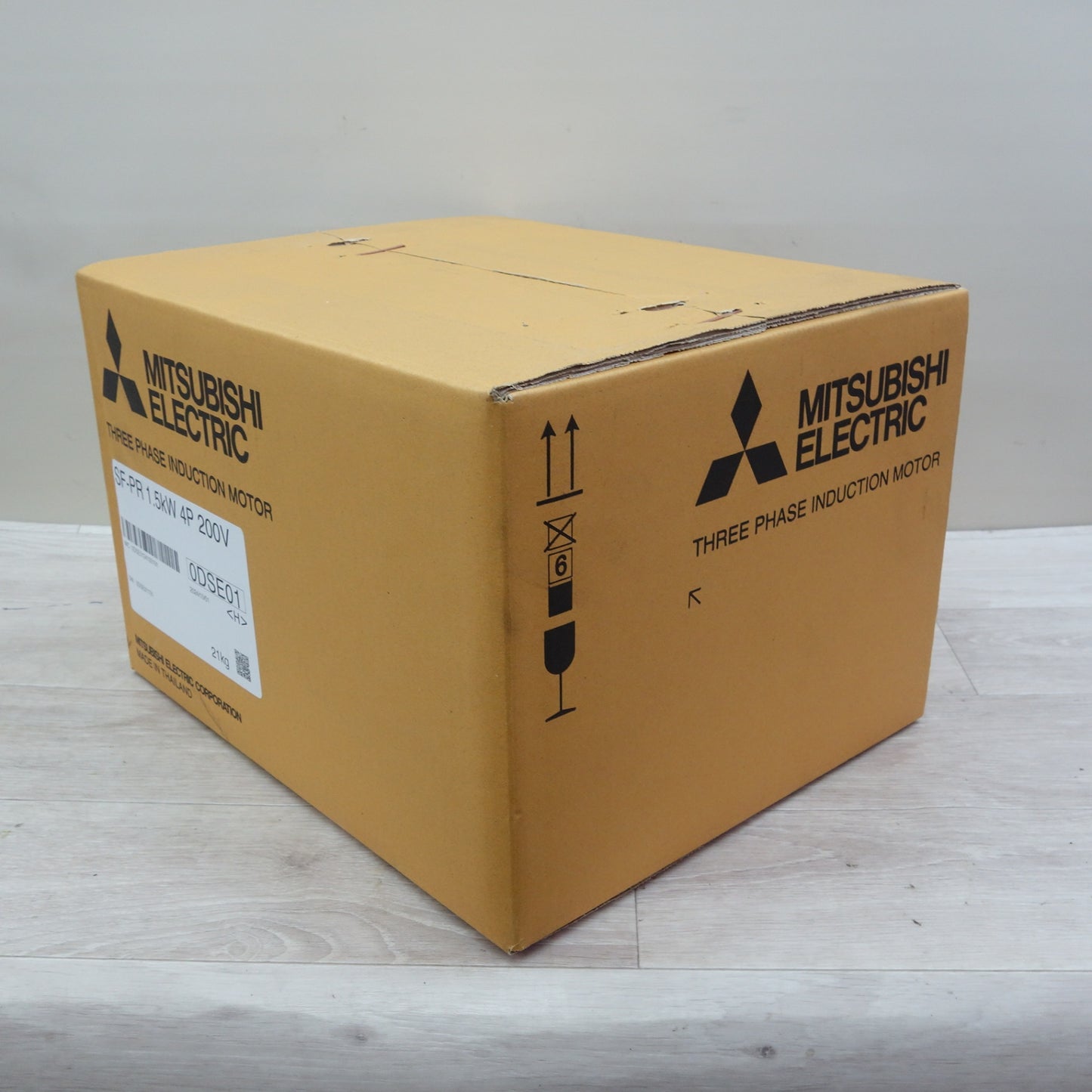 [送料無料] 未使用☆MITSUBISHI 三菱 三相 モーター SF-PR 1.5kW 4P 200V トップランナー モータ 0DSE01☆