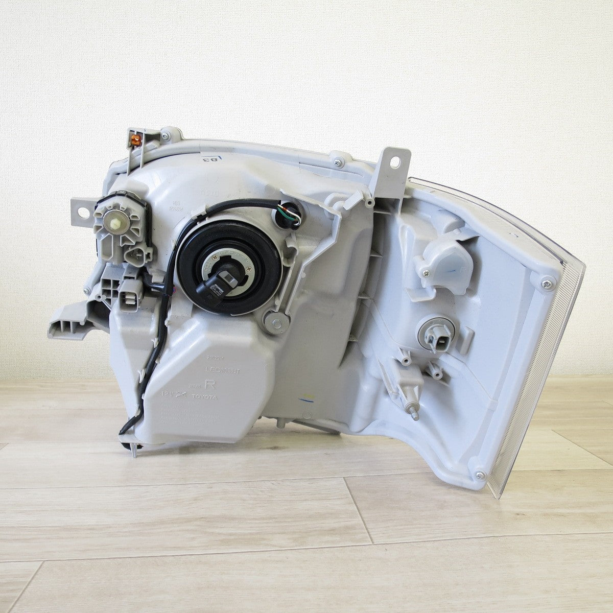 [送料無料] 新車外し！左右セット！コンピューター付き◇トヨタ 200系 ハイエース ダークプライム 純正 LED ヘッドライト ヘッドランプ 照明 TOYOTA L R KOITO 26-137◇