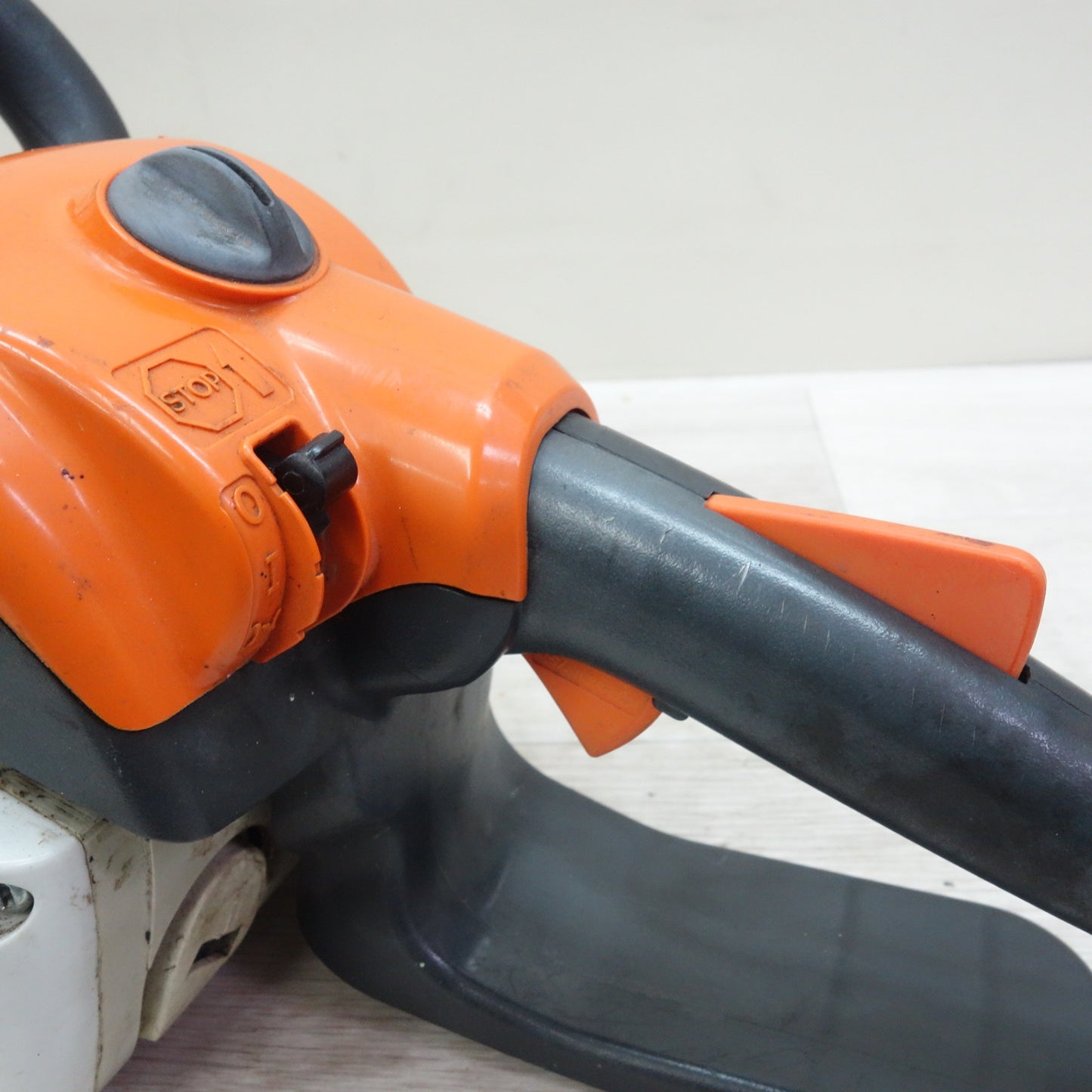 [送料無料] ☆スチール STIHL エンジン チェーンソー MS192C チェンソー 切断機 電動 工具 ジャンク☆