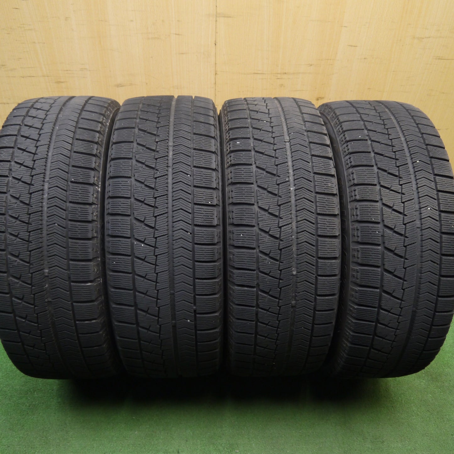 キレイ★スタッドレス 215/55R17 ブリヂストン ブリザック VRX SCHNEIDER シュナイダー 17インチ PCD114.3/5H★6041001Hス