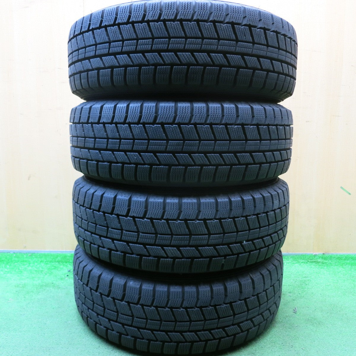 バリ溝！22年！9.5分★スタッドレス 175/65R14 オートバックス ノーストレック N5 VELVA SPORTZ ヴェルヴァ 14インチ PCD100/4H★5070604HAス