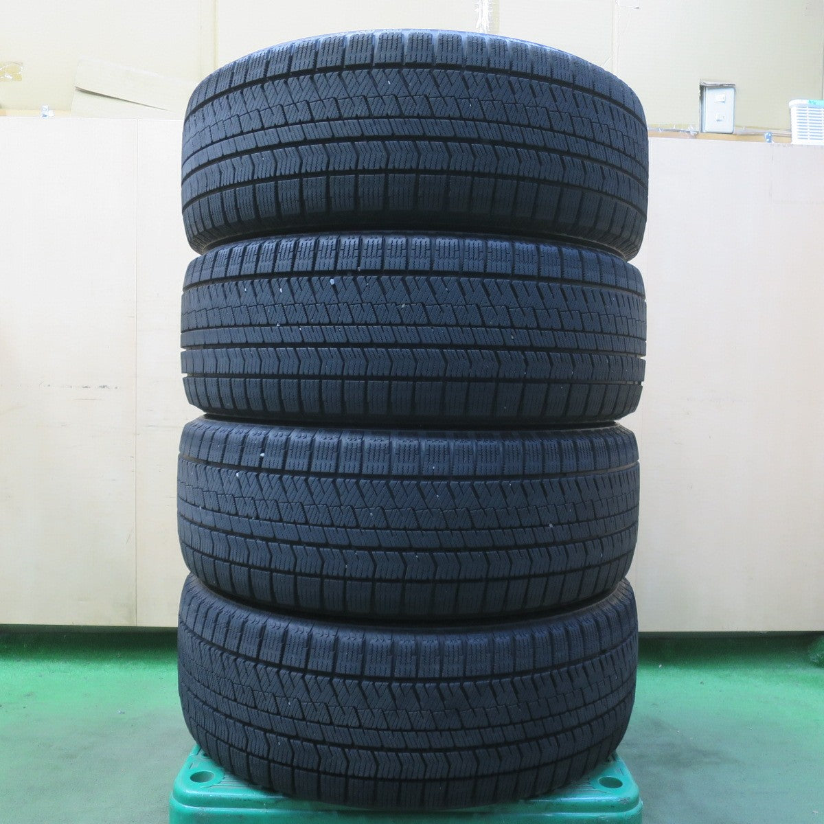 バリ溝！キレイ！9分◎スタッドレス 225/50R16 ブリヂストン ブリザック VRX2 SCHNEIDER MiD シュナイダー 18インチ PCD114.3/5H◎6081213イス