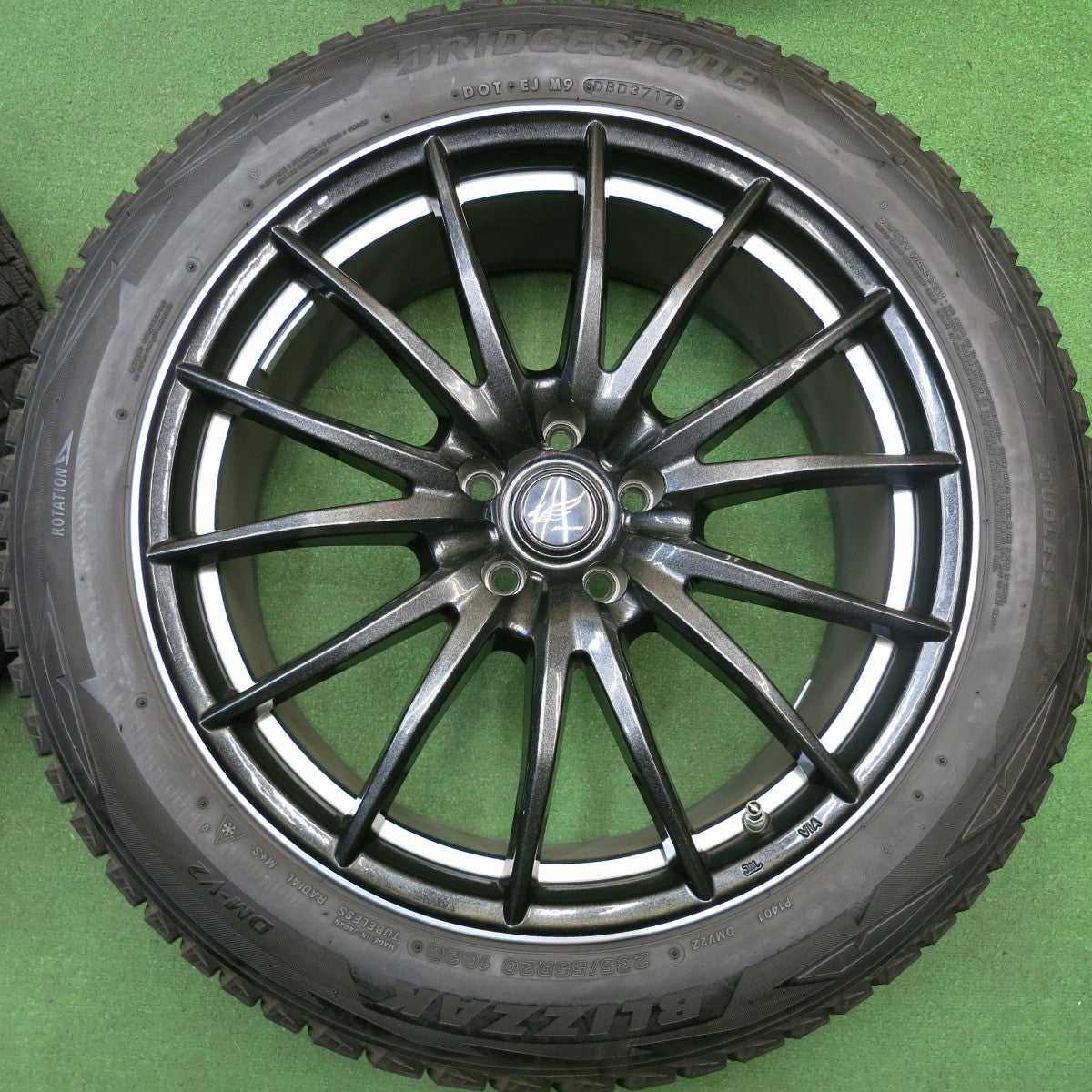 バリ溝！キレイ！9.5分★スタッドレス 235/55R20 ブリヂストン ブリザック DM-V2 MANARAY SPORT マナレイ スポーツ 20インチ PCD114.3/5H★6012903HAス