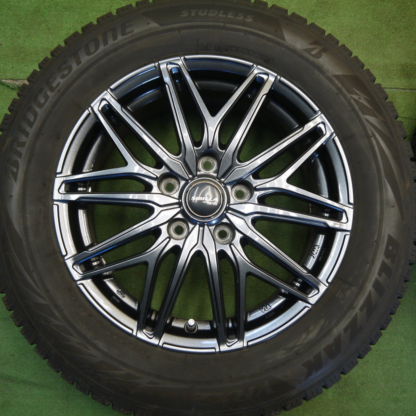 バリ溝！24年！キレイ！9.5分★スタッドレス 215/60R16 ブリヂストン ブリザック VRX2 SIBILLA NEXT W45 シビラ 16インチ PCD114.3/5H★6051511Hス