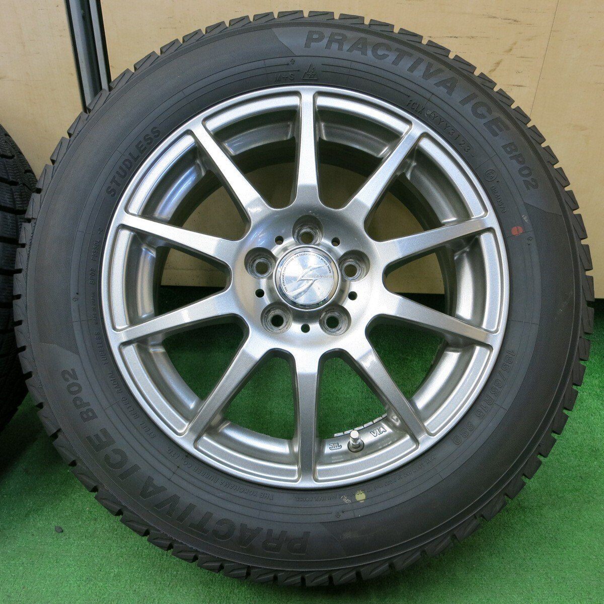 超バリ溝 23年 ほぼ10分★スタッドレス 185/65R15 プラクティバ アイス BP02 STRANGER ストレンジャー PCD100/5H★4051403イス