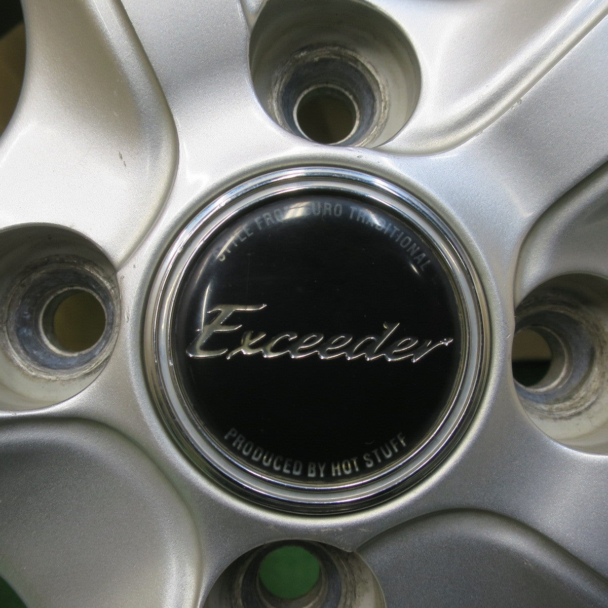 バリ溝！8.5分★スタッドレス 155/65R14 ブリヂストン ブリザック VRX2 Exceeder エクシーダー 14インチ PCD100/4H★5123109イス