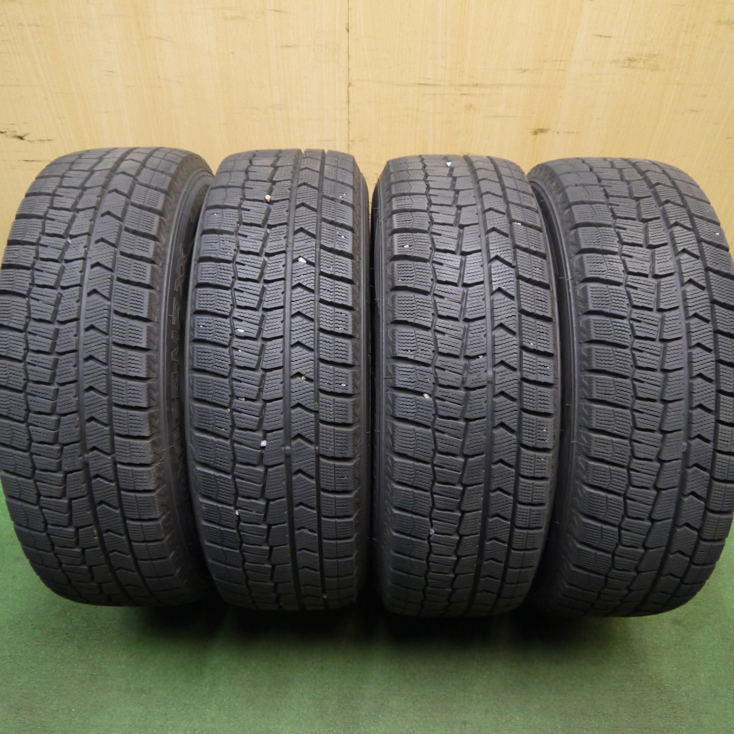バリ溝！23年！9.5分★プリウス 等 195/65R15 スタッドレス ダンロップ ウインターマックス WM02 ZEPHYR ゼファー 15インチ PCD100/5H★5100301Hス