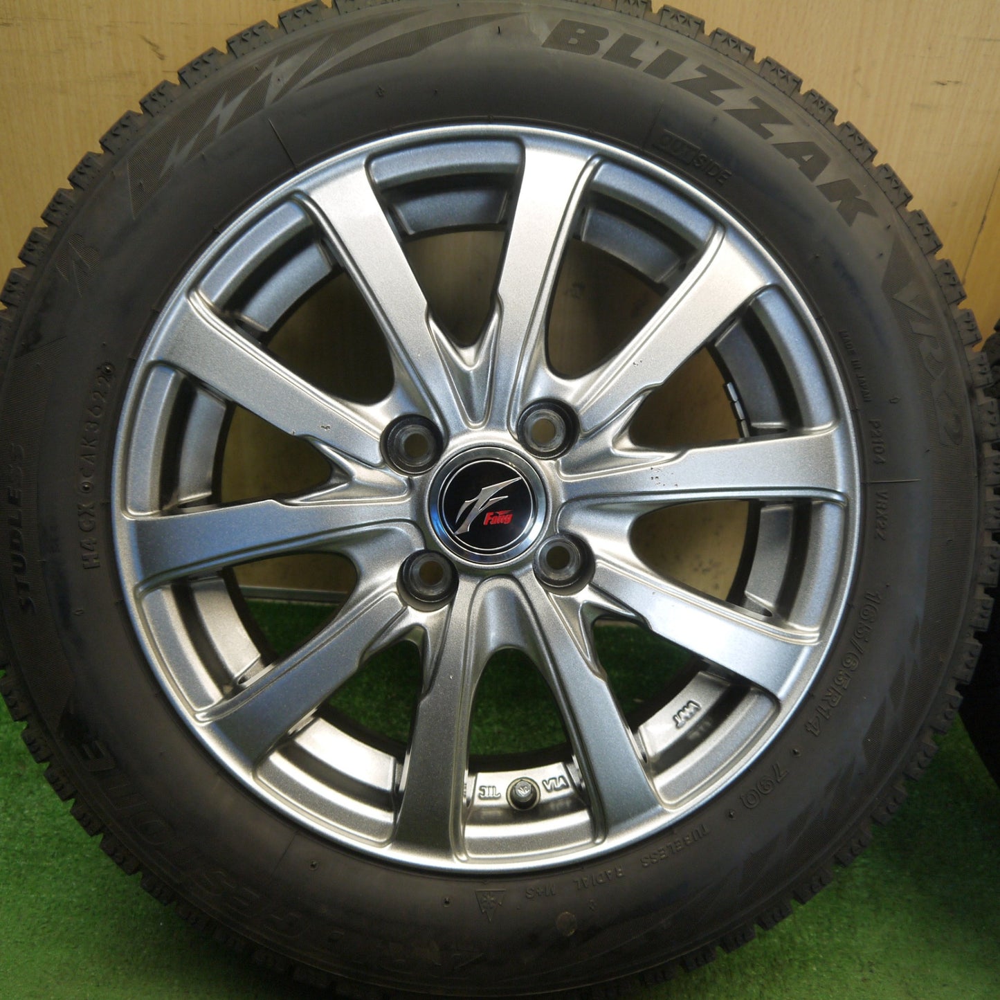 バリ溝！22年！8.5分◎スタッドレス 165/65R14 ブリヂストン ブリザック VRX2 Fang ファング 14インチ PCD100/4H◎6080703Hス